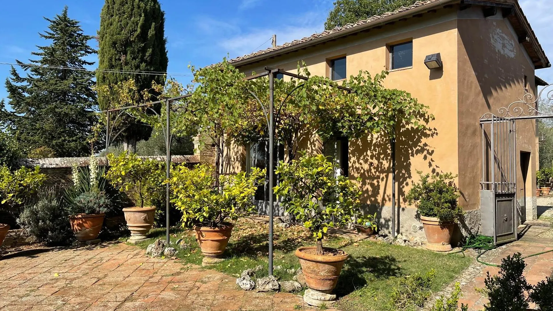 Villa Vignano: Tinaia Siena
